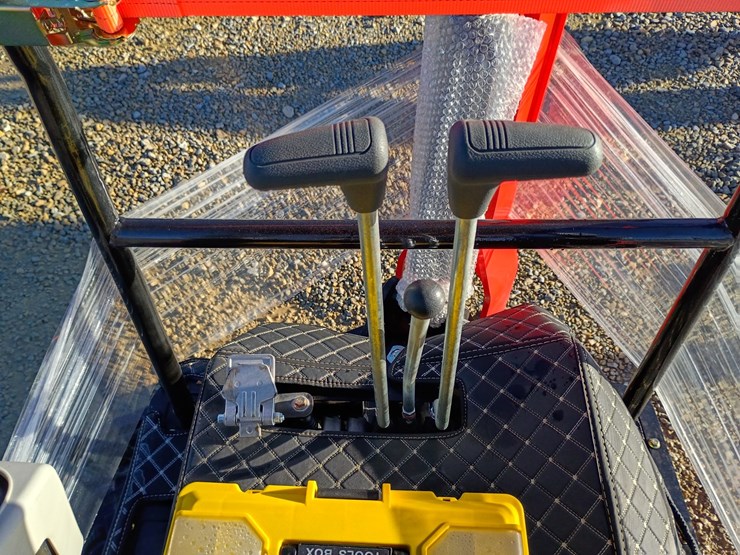 #l19-010-•-2026-tpm-18bs-mini-excavator-image-13