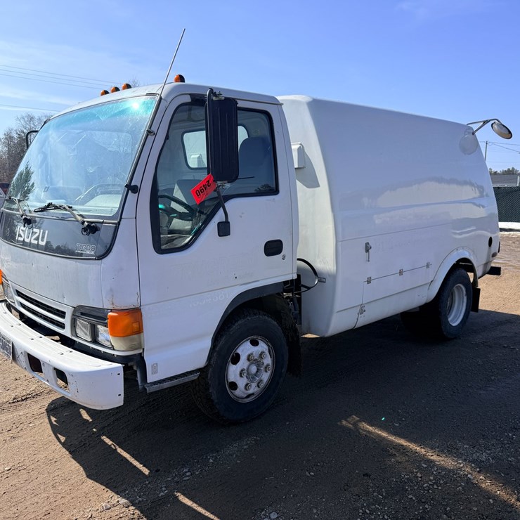 2002 ISUZU NPR