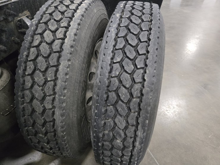 2015-kenworth-t680-image-75