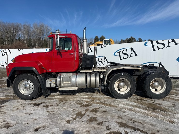 2000-mack-rd688s-image-2