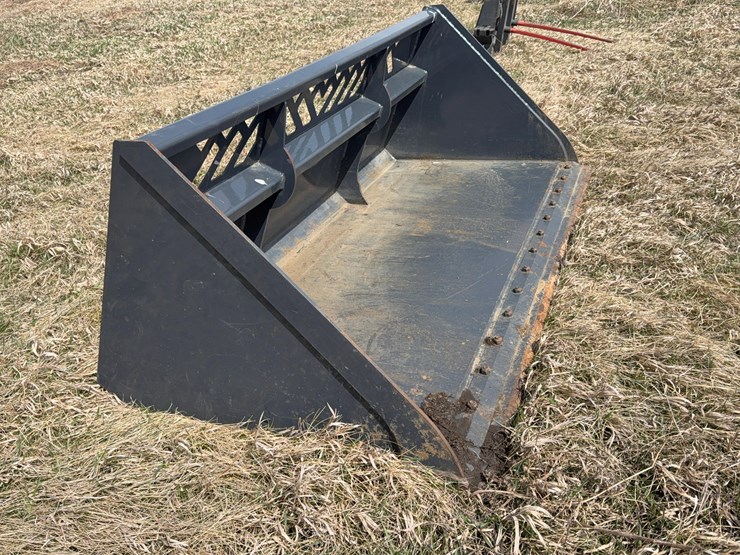 skid-steer-snow-bucket-image-5