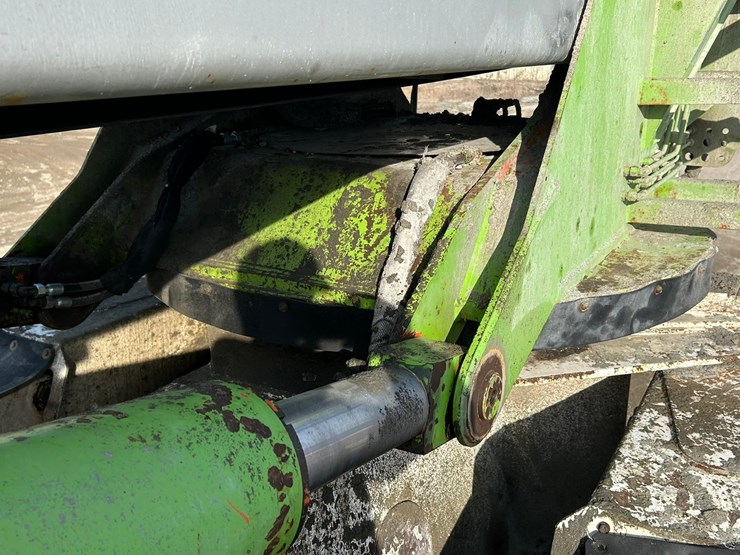 #2237-•-2006-mack-tri-axle-concrete-placement-truck-image-25