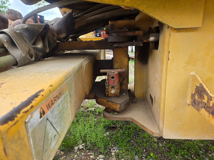 caterpillar-cp-323c-image-34