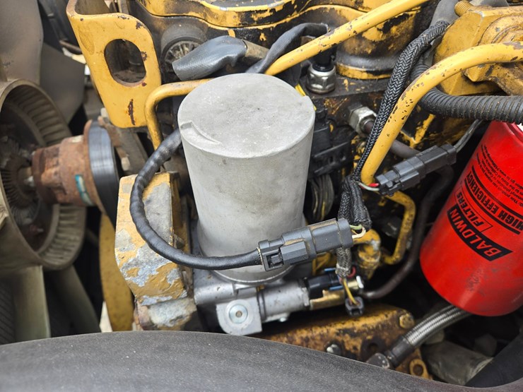 2001-massey-ferguson-8-image-49