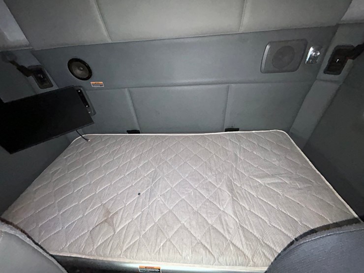 2016-kenworth-t680-image-52