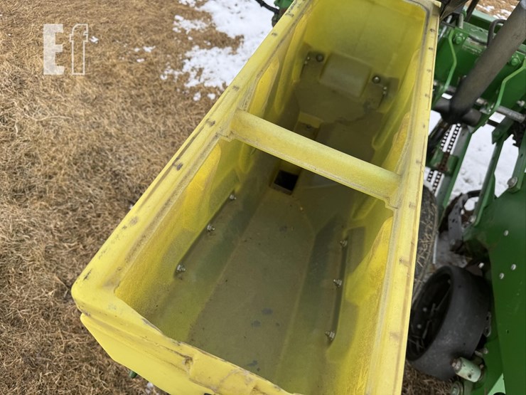 john-deere-1750-image-10