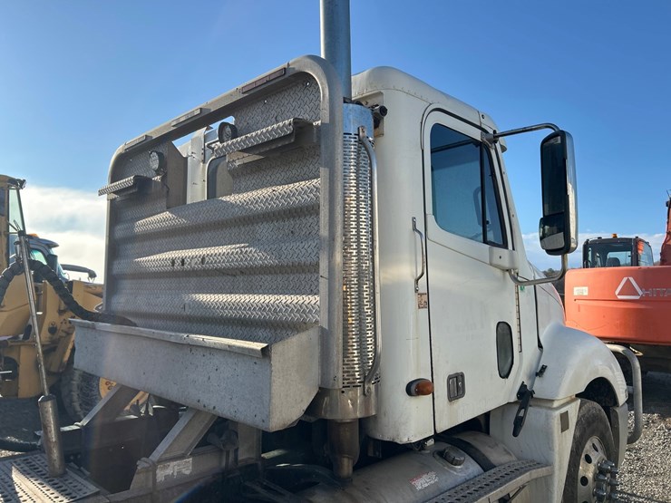 2002-massey-ferguson-8-image-15