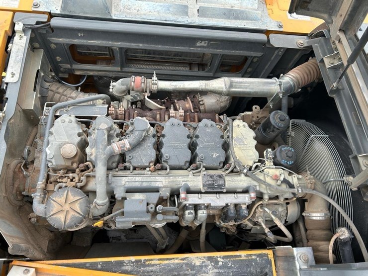 2016-liebherr-r946-lc-image-32