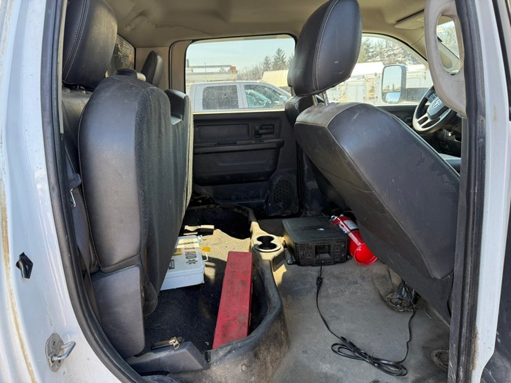 #2047-•-2012-ram-5500-heavy-duty-4x4-service-truck-image-39