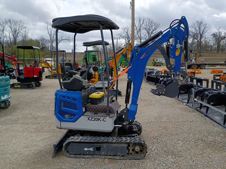 #24168-•-2025-diesel-agt-xz20k-c-mini-excavator-image-5