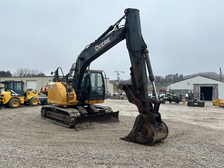 2020-deere-135g-image-6