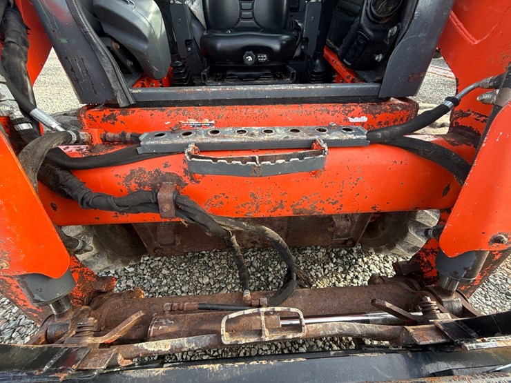 kubota-ssv65-image-11