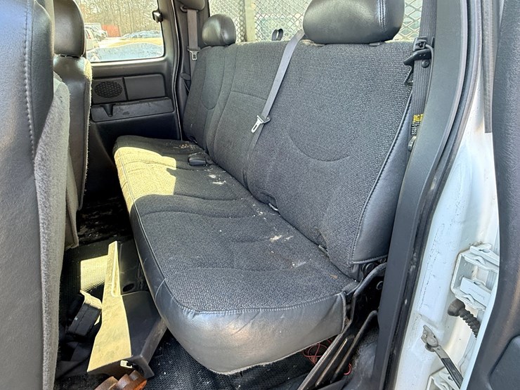 2006-chevrolet-3500hd-image-45