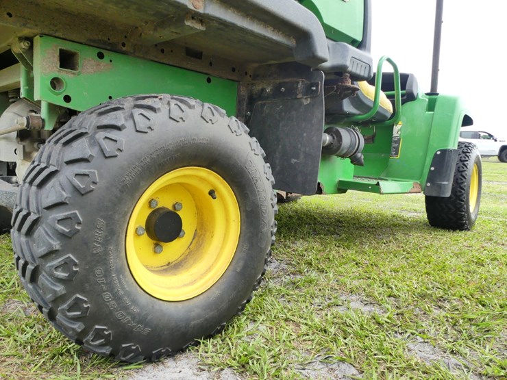 2017-john-deere-tx-4x2-image-6