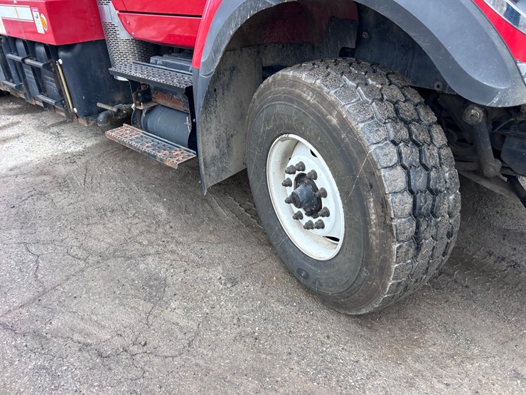 #1690-•-2013-international-7500-6x4-hydro-excavation-truck-image-27