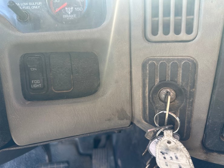 2012-international-7600-image-27