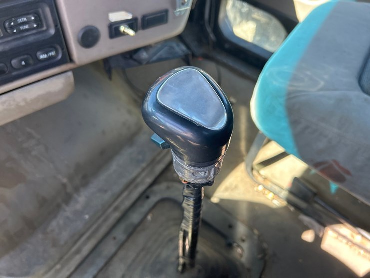 2005-massey-ferguson-8-image-55