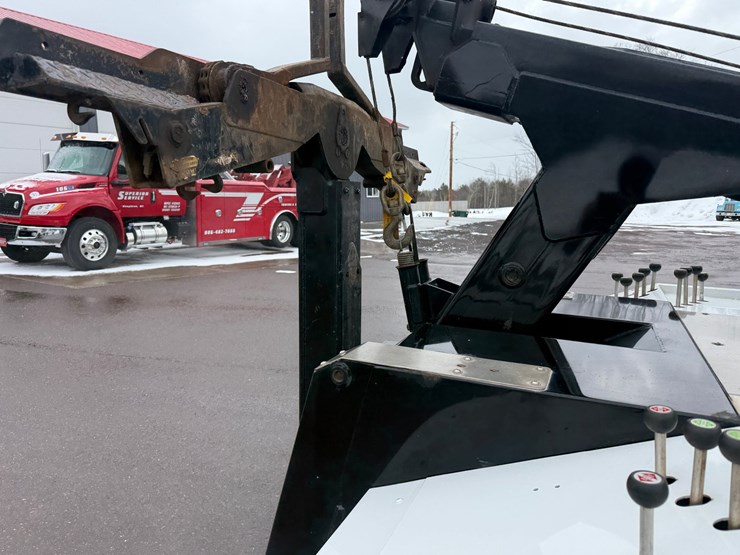 2018-ford-f550-image-32