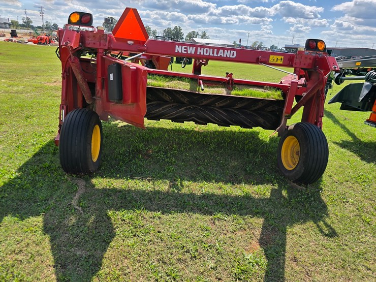 2022-new-holland-210-image-15