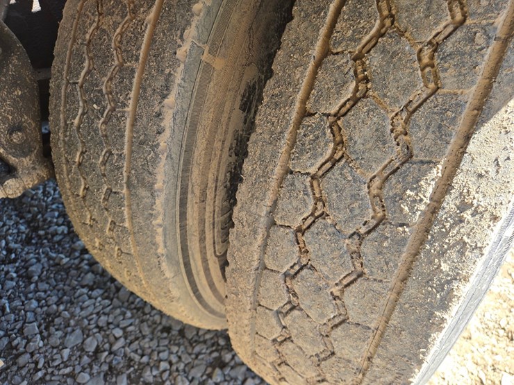 1999-caterpillar-c12-image-112