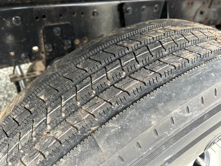 2005-peterbilt-357-image-95