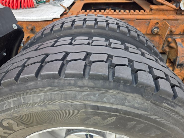 2002-peterbilt-379-image-91