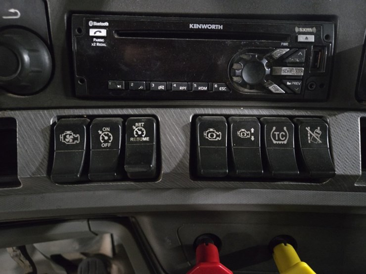 2015-kenworth-t680-image-62