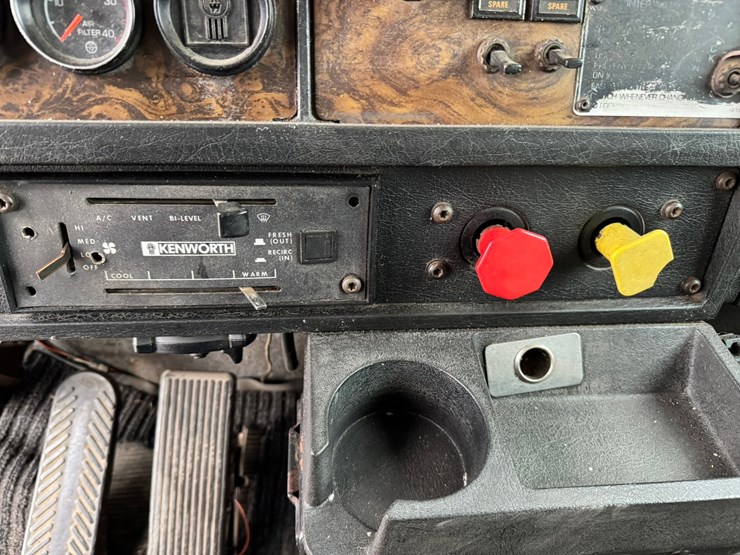 1995-kenworth-t600-image-46