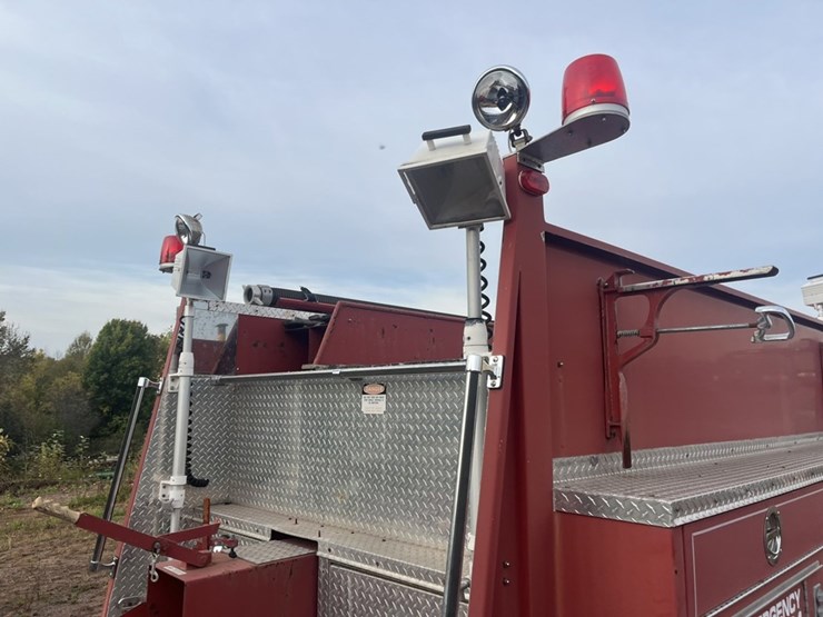 #1148-•-1980-gmc-v-8-fire-truck-image-29