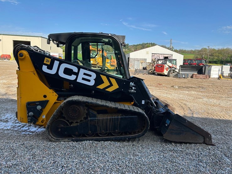2022-jcb-2ts-7t-image-5