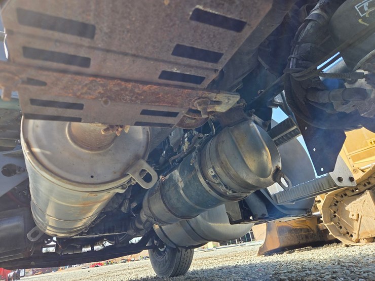 2013-peterbilt-337-image-31