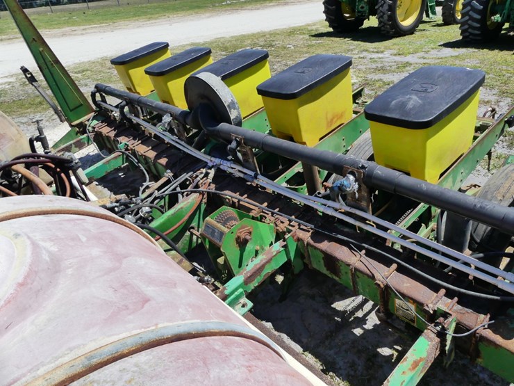 john-deere-7300-image-7