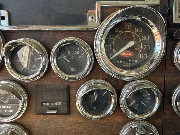 1994-peterbilt-359-image-60