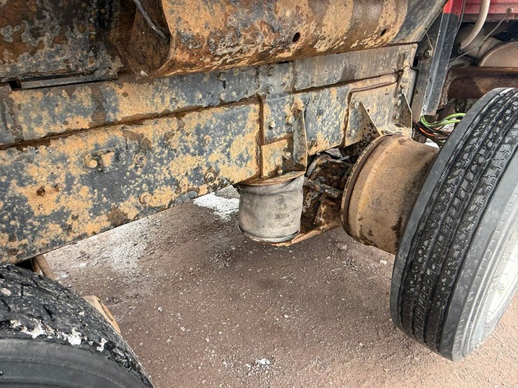 #1052-•-2007-international-7600sfa-tri-axle-dump-truck-image-56