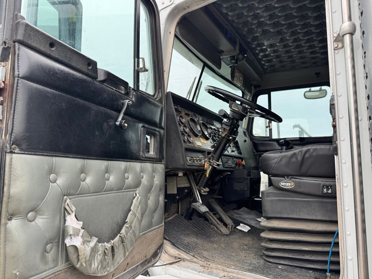 1995-kenworth-t600-image-34