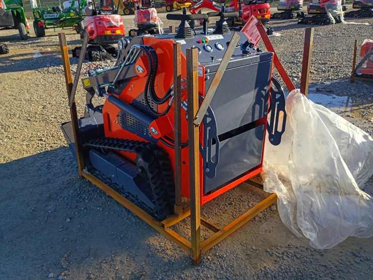 #l19-011-•-2026-tpm-t460-mini-skid-steer-image-2