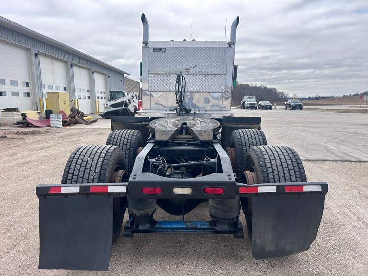 1999-peterbilt-379-image-4