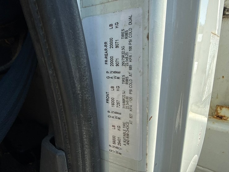 2010-international-7400-image-68