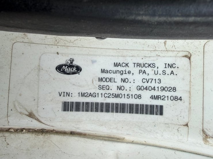 #1049-•-2005-mack-granite-tri-axle-dump-image-85