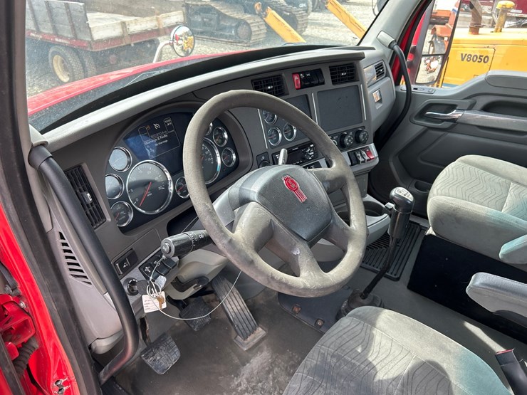 2015-kenworth-t680-image-64