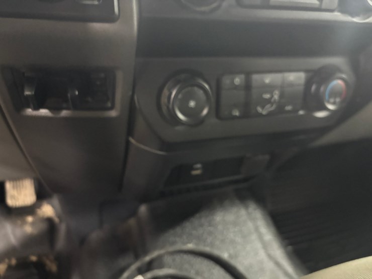 2022-ford-f550-sd-image-45