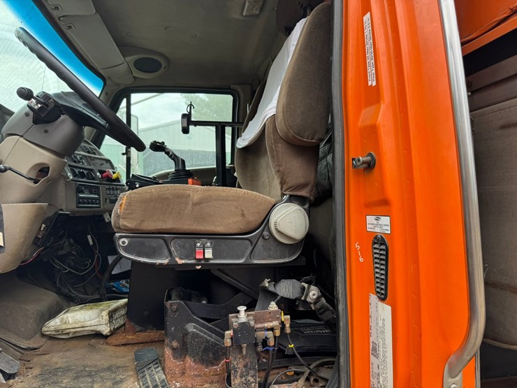 #2168-•-2001-sterling-4x2-snow-plow-truck-image-49