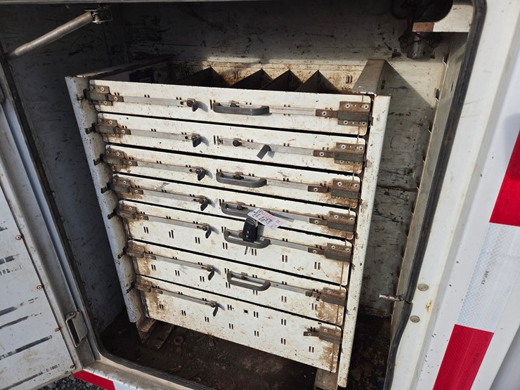 2018-ford-f550-xl-image-26