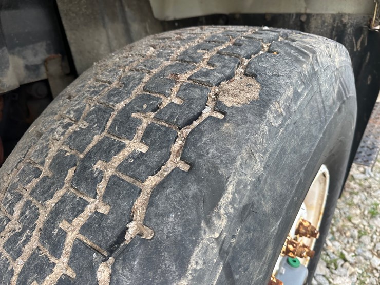 2007-international-7600-image-57