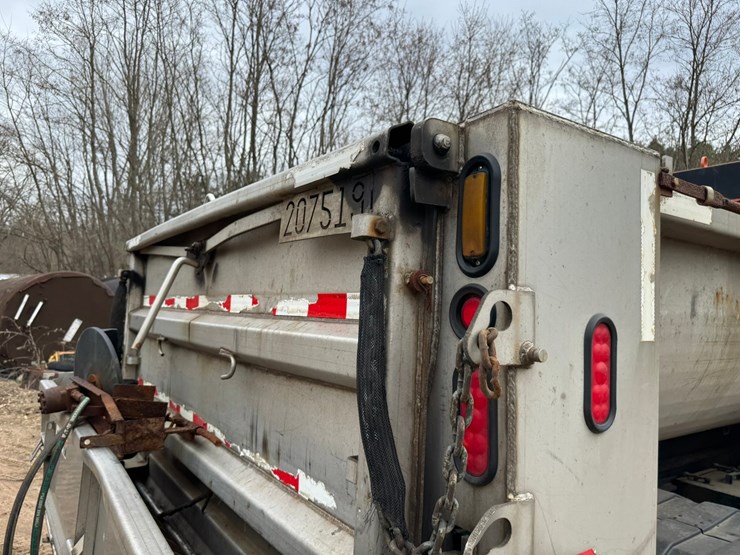 #2168-•-2001-sterling-4x2-snow-plow-truck-image-30