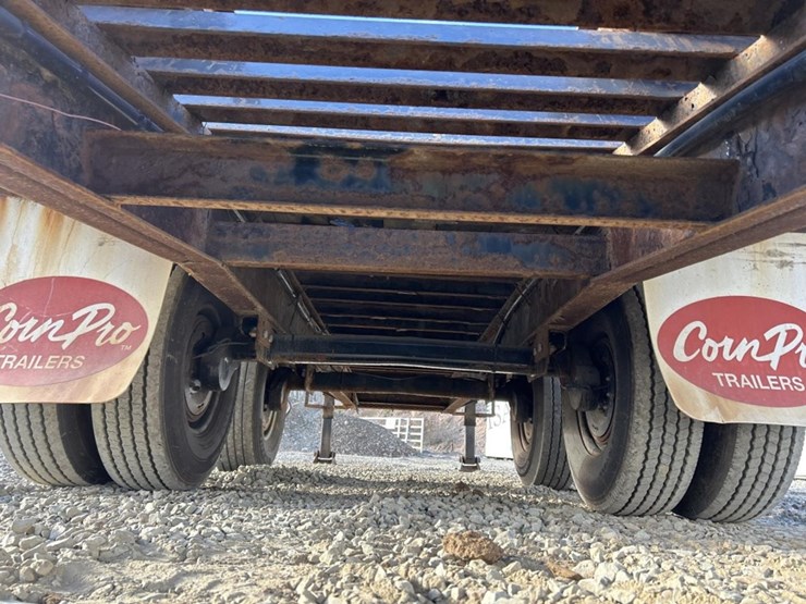 2016-massey-ferguson-8-image-24