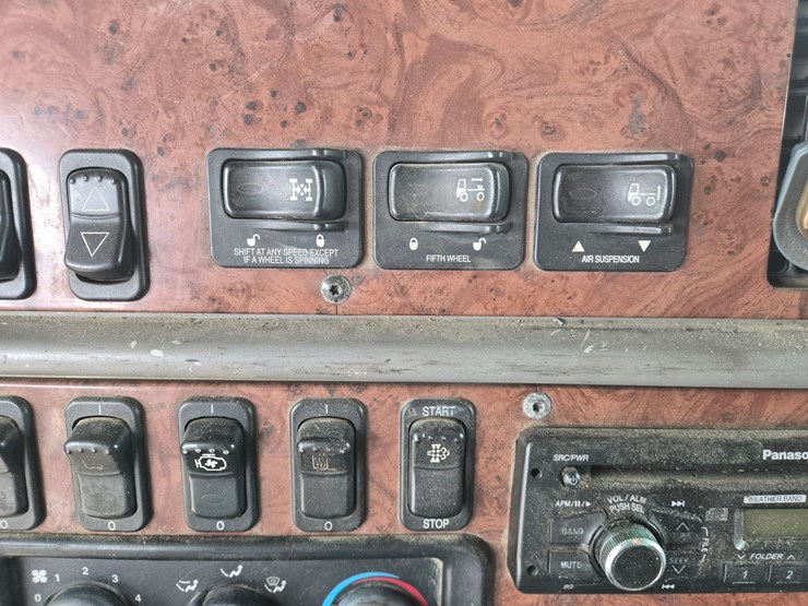 2007-peterbilt-387-image-80