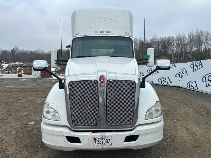 2017-kenworth-t680-image-8