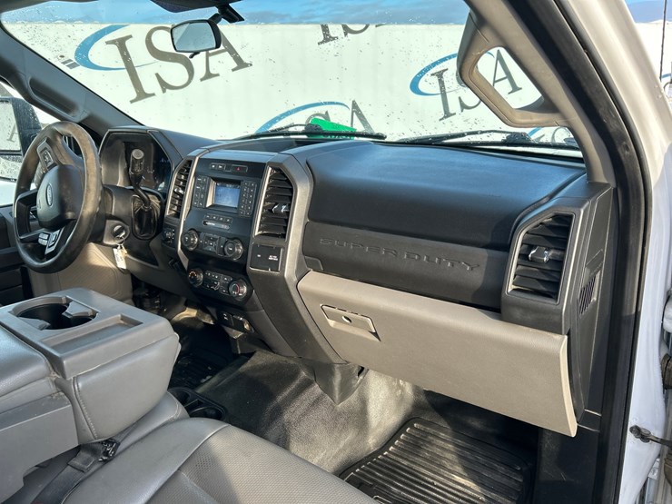 2021-ford-f550-image-68
