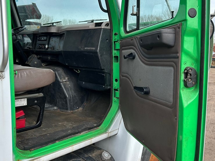 1996-international-4700-image-54